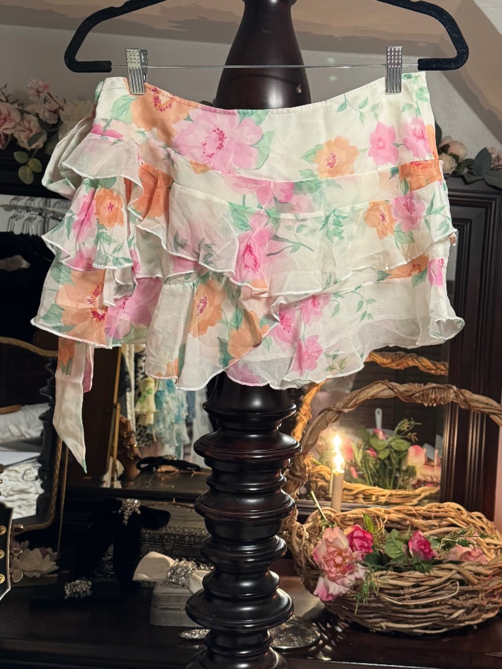 Y2K Silk ruffle RARE mini skirt new with tags!!! 0 - Picture 2 of 11